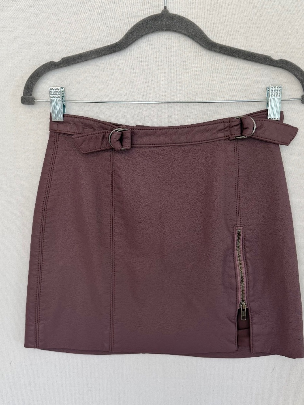 FREE PEOPLE Women’s Size 0 Moto Style Midnight Magic Purple Vegan Leather Skirt